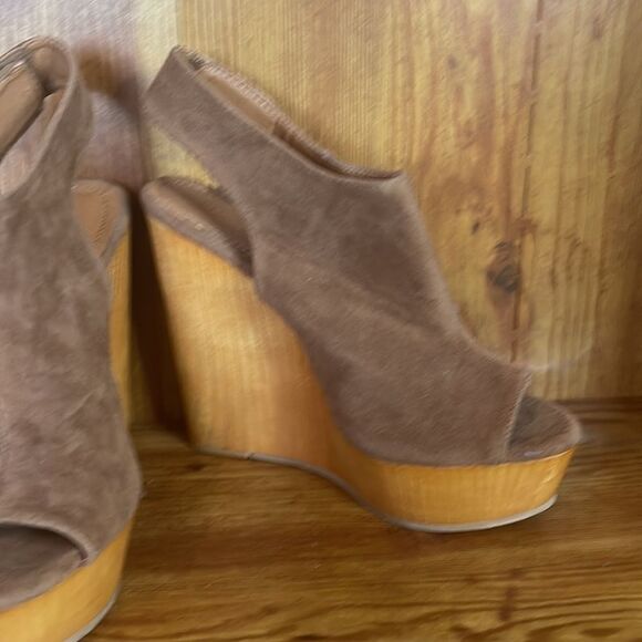 OLIVIA MILLER Faux Suede Wood Grain Platform Fringe Sandals size 7 open toe - Picture 3 of 8